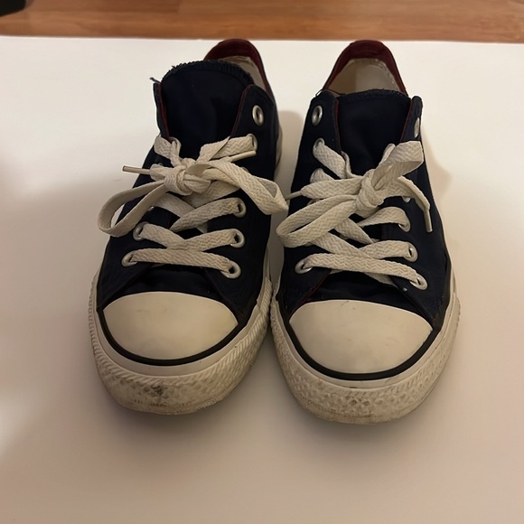 Converse All Star Low Tops - Navy with Burgundy Accents - Size 5 Mens - 7 Womens - Picture 2 of 7